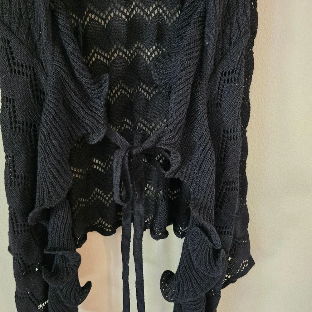 BCBG Womens Black knit vest Y2k Size‎ Medium Bohemian